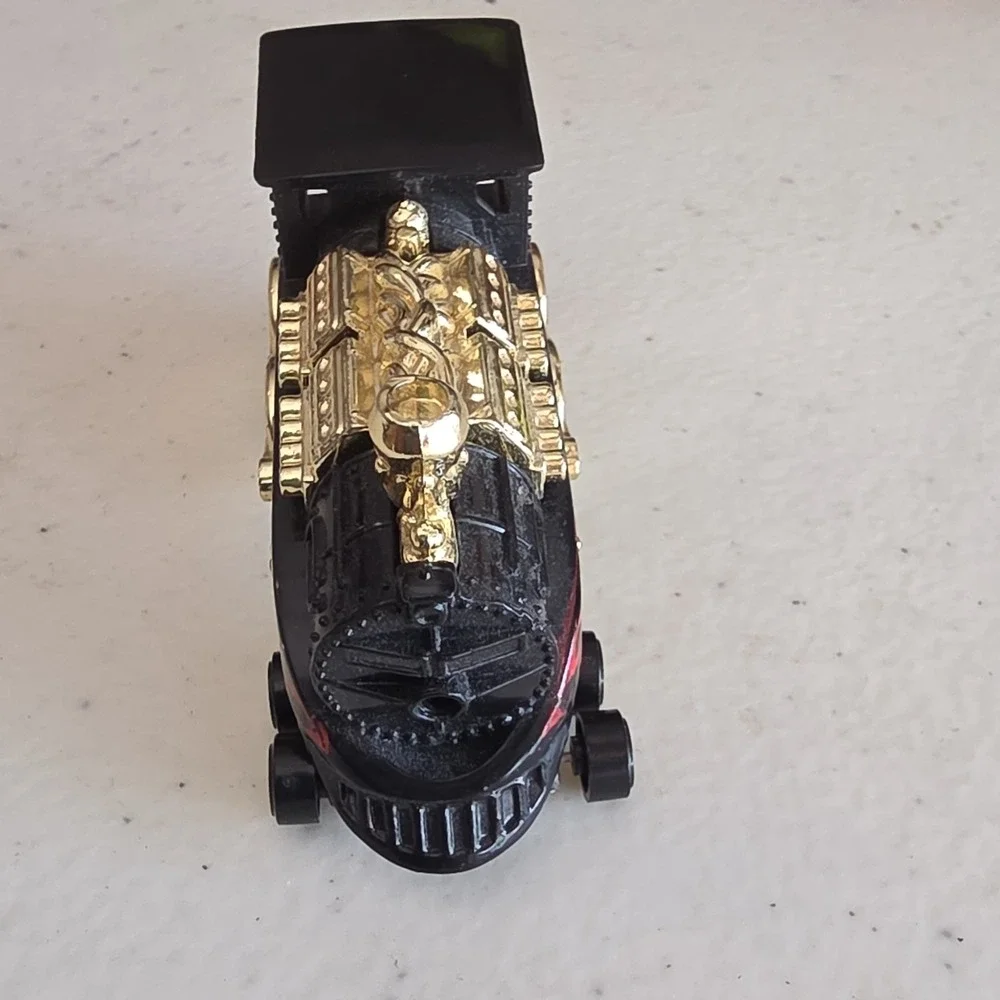Hot Wheels Rail‎ Rodder Train 1:64 Diecast Plastic Black Gold Red Flames 3 Inch